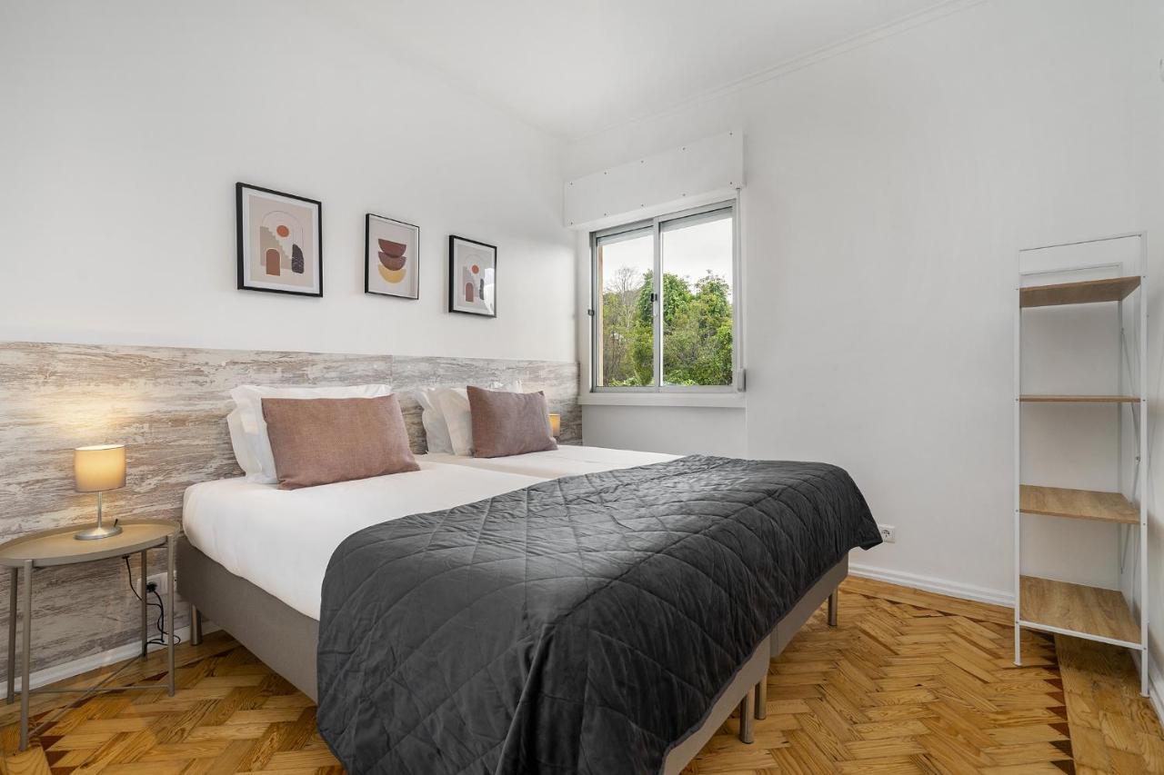 Whome Peaceful Alges Family Home Away From City Noise Lisbona Esterno foto